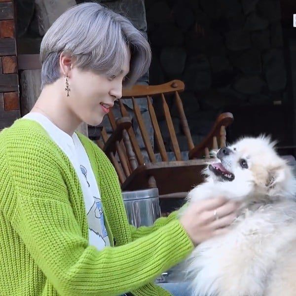 GenesisCC8's tweet photo. He is an angel💜
#ProudOfJimin https://t.co/IaPtjMl7HS