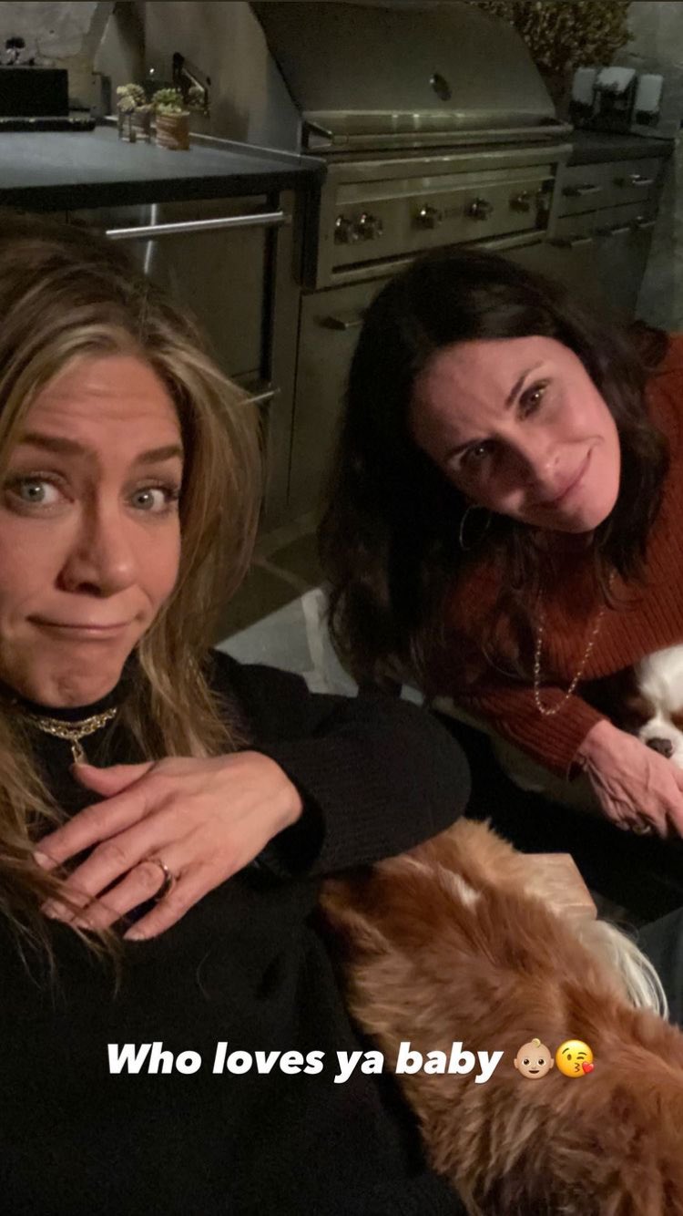 The cutest and prettiest best friends. HAPPY BIRTHDAY, COURTENEY COX! 