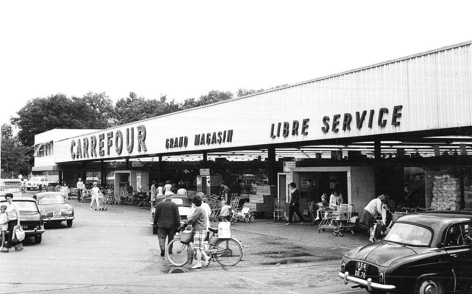 Il y a 58 ans, le 15 juin 1963, le premier hypermarché ouvrait en France à l'initiative de l'enseigne Carrefour, notre hypermarché de Sainte Geneviève des bois ❤️