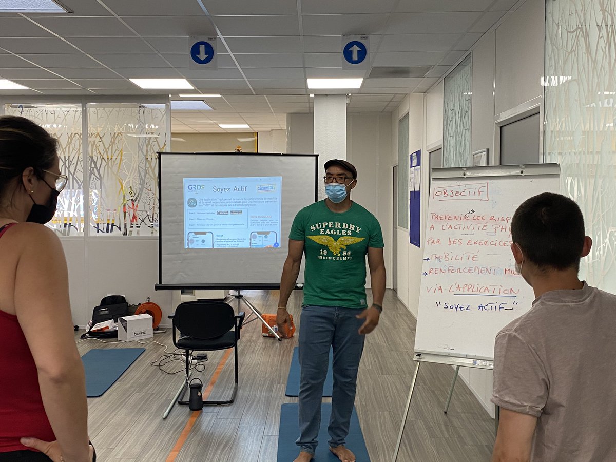 Joël &amp; Stéphane mobilisent les gaziers de #Nice #GRDF sur des exercices visant à prévenir les risques liés à l’activité physique👍
➡️Nous pouvons tous être concernés, restons actifs &amp; tjs vigilants, la sécurité c’est 365 jours de l’année #SECURITE365SE <a href="/guilhemarmanet/">Armanet Guilhem</a> <a href="/HMALINAUD/">Hugues Malinaud</a>