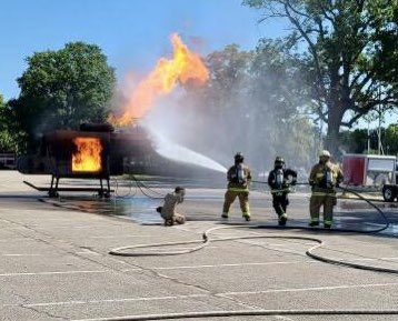 dcfireems's tweet photo. #DCsBravest partnering with our military partners @JBMHH for 4 days of Aircraft Rescue &amp; Firefighting training at Fort McNair. This fulfills the annual recertification requirement for our Foam Unit Task Force. https://t.co/GnLJRd0pxy