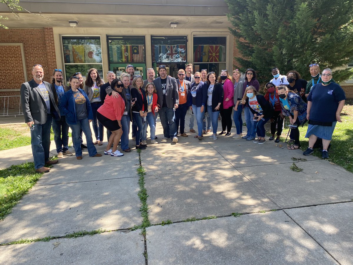 It’s Mr. Lige Day and everybody’s celebratin’! We’re lucky to have great administrators, including <a href="/DaveLige/">Dave Lige</a>! Today we honored him by trying to copy his smooth style and helpful nature. Not easy to do! @SRMS_Principal @SMessmore_SRMS @MrPiscopoSRMS <a href="/BaltCoPS/">Baltimore County Public Schools</a>