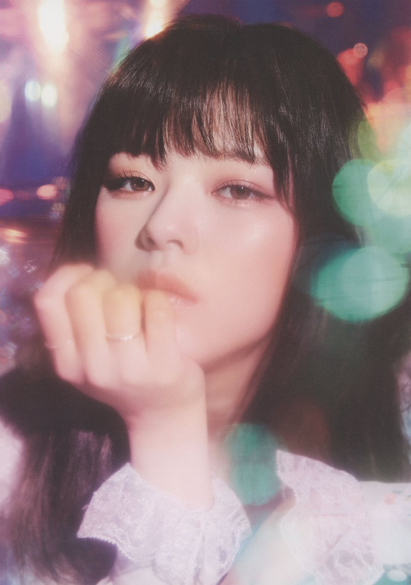 📷 - Scans da #JEONGYEON na versão 'In Love' do 'Taste of Love