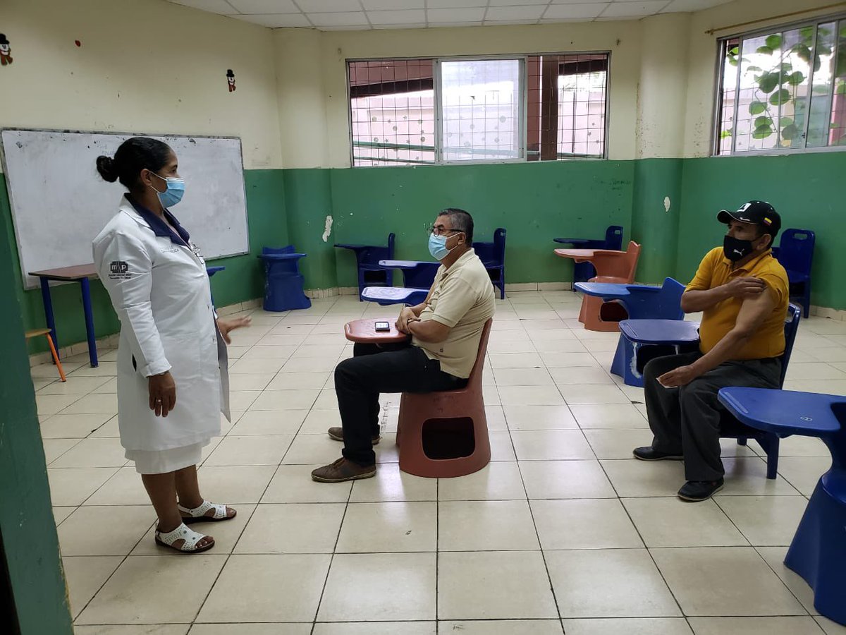 Salud_Guayas's tweet photo. #JuntosLoLogramos | Centros de Vacunación #SarahFlor, #LosVergeles, #ElCenáculo y #Vivero, respetando las medidas sanitarias, desarrolla jornada de #PlanVacunación9100 para inocular con la #VacunaCOVID19. #JuntosLoLogramos https://t.co/EHJywg8jTm