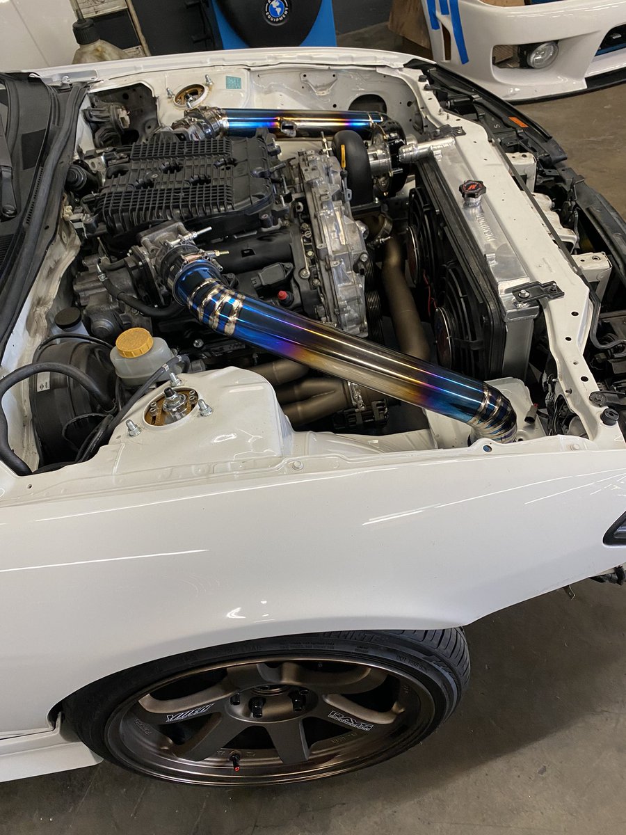Freshhkiicks's tweet photo. Custom single turbo V6 S15 Spec R 😍 https://t.co/aeI70SeKmg