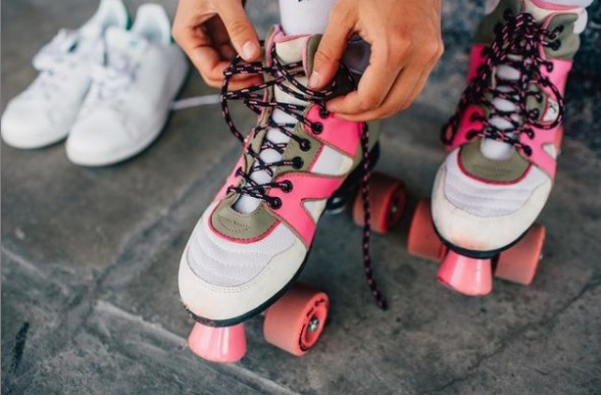 MainLineApts's tweet image. Looking for plans this weekend? Look no further! Dilworth Park is rolling out a brand new
attraction! The @rothmanortho Roller Rink is offering outdoor roller skating at #DilworthPark now until Sunday, July 11th. Who is going!?
📸 @ccdparks