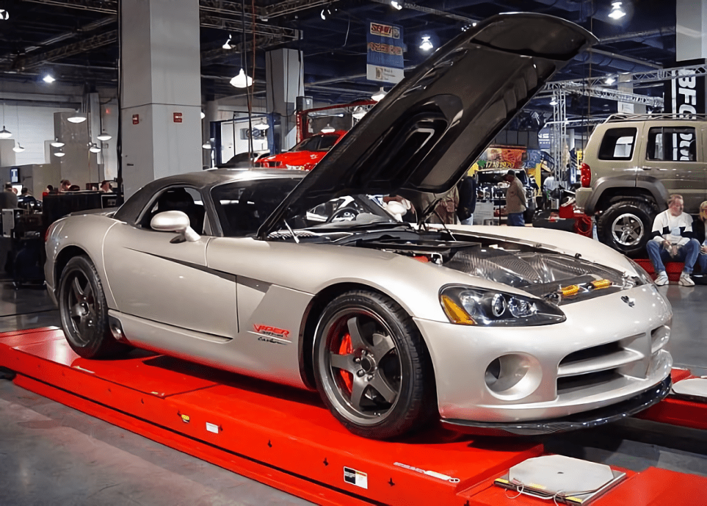 ViperShill's tweet photo. 2003 Dodge Viper SRT-10 Carbon Concept – Remembering This Forgotten SEMA Gem (Viper Week 2021) - Cody's Car Conundrum https://t.co/nFhMzv18i2 #CodysCarConundrum #automotive #cars #viperweek #viperweek2021 #dodgeviper #wordpress #carnews #articles #CCCarticles #mopar #SEMA #Blog https://t.co/axMVI1S2Hz
