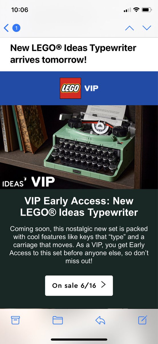 matt_mke's tweet image. @tomhanks have you seen this?
Cheers! #lego #typewritter