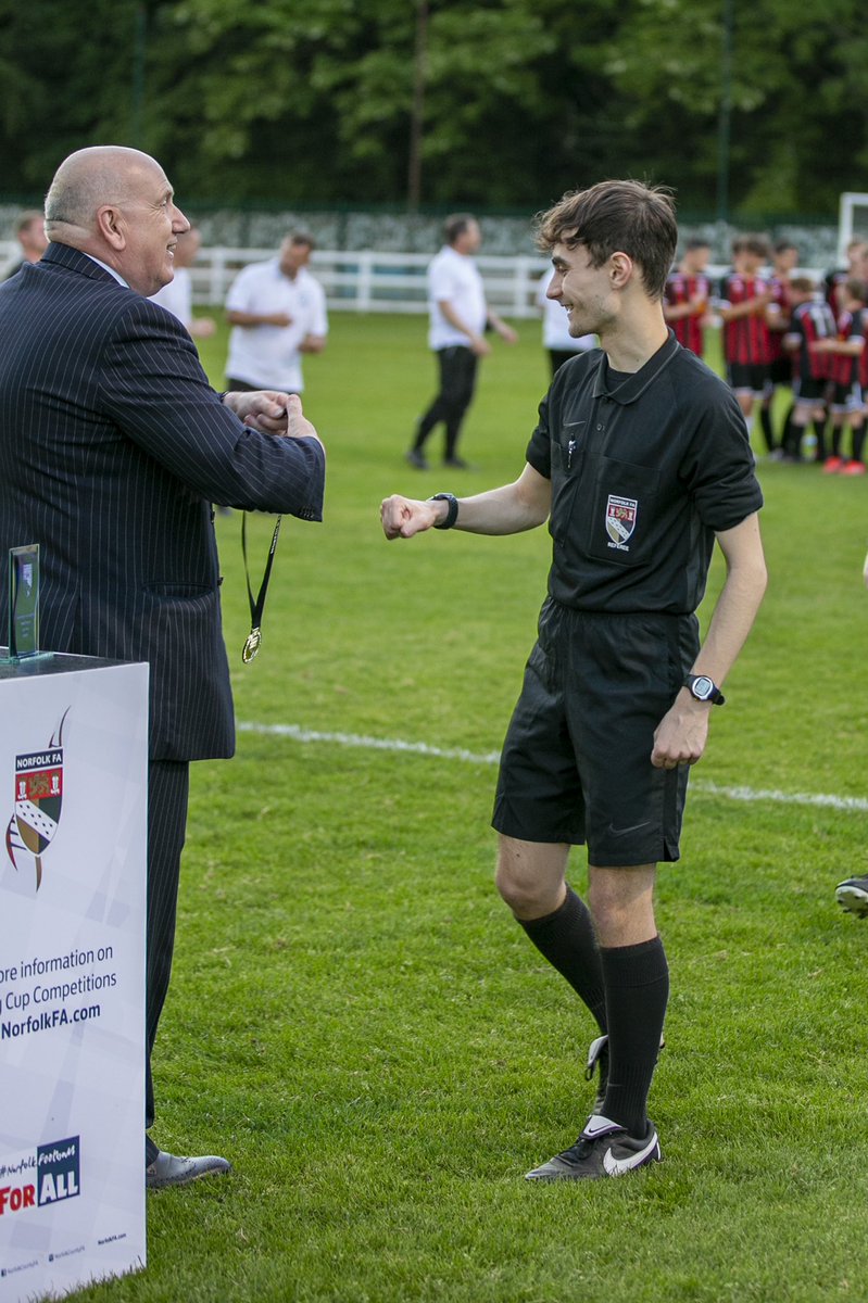 refereealexx's tweet photo. The perfect way to end a good season!

Stuart Dracup County Cup Final https://t.co/vcJKQqnrlt