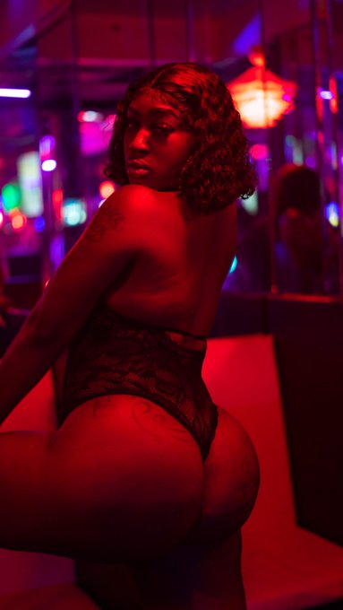 They Say She #RealYummy https://t.co/pWcuSomMxx<a href="/tag/realyummy"class="tags">#RealYummy</a>