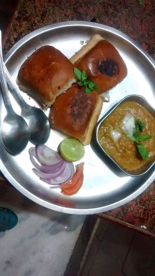 hrshp21's tweet image. My Father and Also My Favourite "Home Made Pav Bhaji" 

Join:
@RajeshHegdeBlr
@K16Santosh
@Himalayapatel01

#ContestAlert #FathersDayCookOut
#RamdevContest #FathersDayContest #PrimiumSpices #BasicSpices #GujaratiFood #CookingWithLove #CookAtHome #MakeAtHome