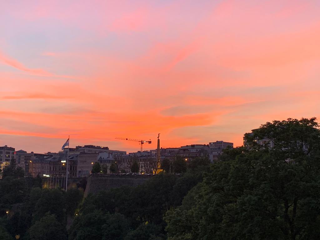 FleurThomasUK's tweet photo. Beautiful sunset from the 🇬🇧residence this evening. What a view this is! Stunning Luxembourg 🇱🇺 https://t.co/8W0sDOQVYU
