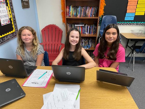 ApacheElem's tweet image. How’s your summer going? Mrs. Stueckrath’s students had fun completing the Stolen Mona Lisa Mystery Game this week! #awesomehappenshere #summerprogramming