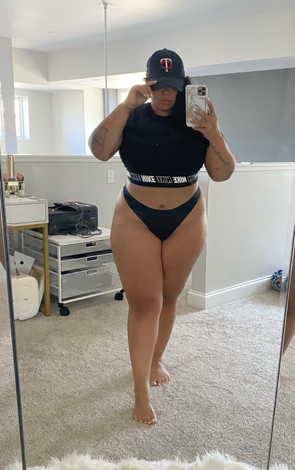 get ready for the gym with me 🖤💪🏽 https://t.co/8PQtVBc0ck