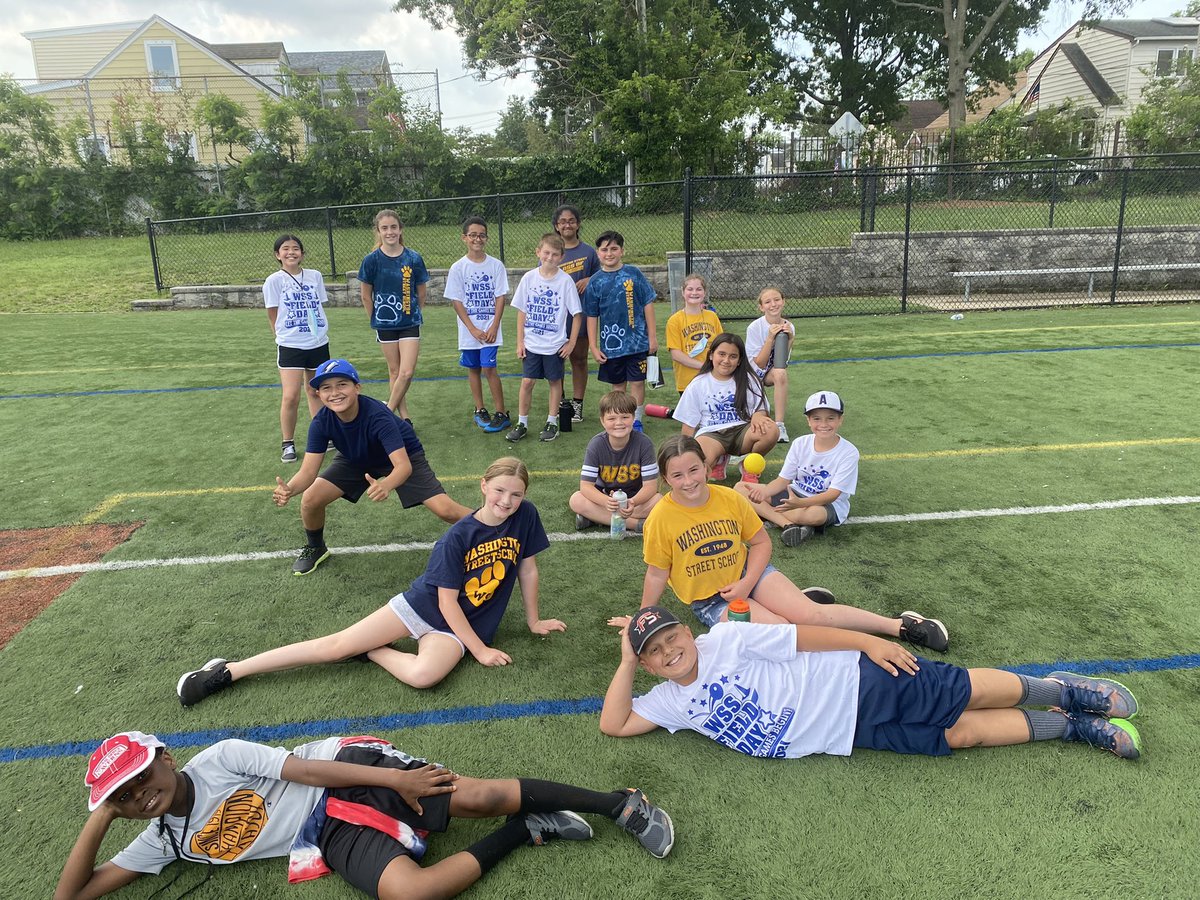 MissCluen's tweet photo. 5th Grade Sports Day! 🏀🏈⚽️ 

A special thanks to our gym teachers for setting up another FUN day! After a challenging year, it was so rewarding to see all their wonderful smiles!!! 😀 #wssclassof2022 @wsselementary @OFFICIALFSUFSD https://t.co/TsXoA3Ru0p
