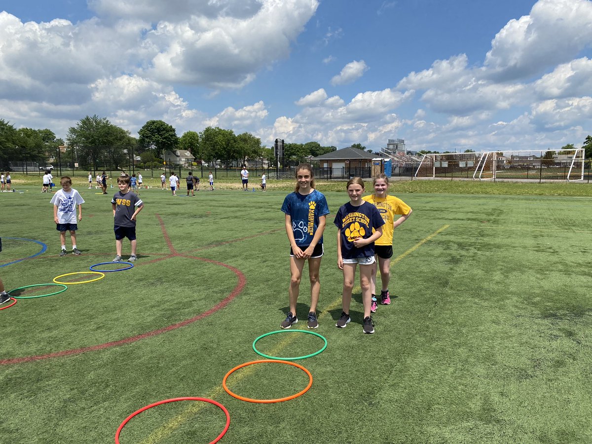 MissCluen's tweet photo. 5th Grade Sports Day! 🏀🏈⚽️ 

A special thanks to our gym teachers for setting up another FUN day! After a challenging year, it was so rewarding to see all their wonderful smiles!!! 😀 #wssclassof2022 @wsselementary @OFFICIALFSUFSD https://t.co/TsXoA3Ru0p