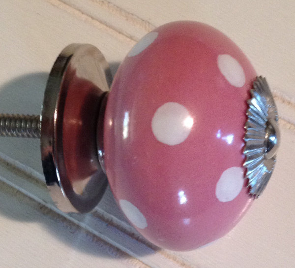 ECKandD's tweet photo. 2 Ceramic Knobs, Cabinet Knobs, Drawer Pulls, Cupboard Knobs, Pink and White, Dots, Closet Door Knobs, Furniture Handles, Dresser Knobs https://t.co/siPnoeU5Cn #chichimama05 #Etsy #DrawerPulls https://t.co/JcIzJU96J3