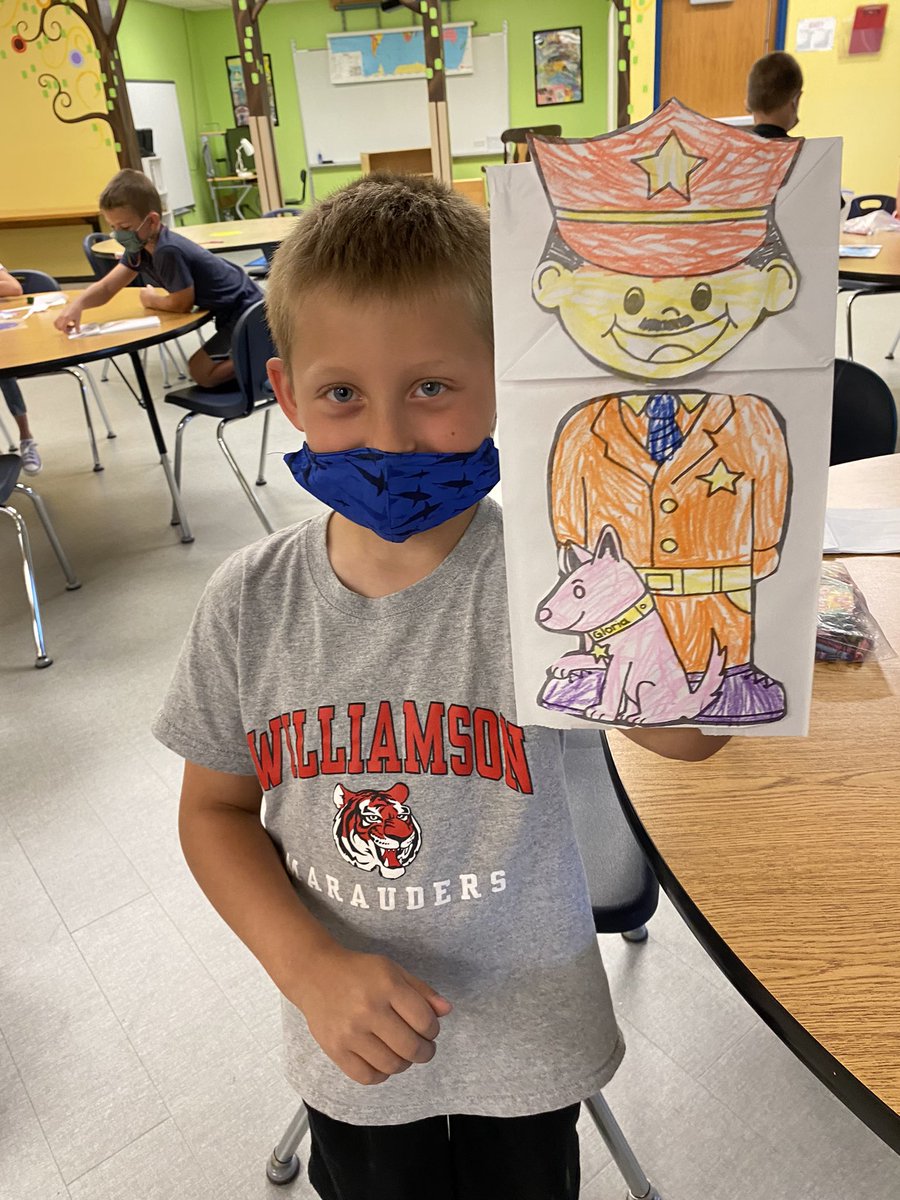 Officer Buckle and Gloria for the win today in Library! <a href="/emsaxby/">Ellen Saxby</a>  @graciemazzullo  <a href="/WCSMarauders/">Williamson Central School District</a>