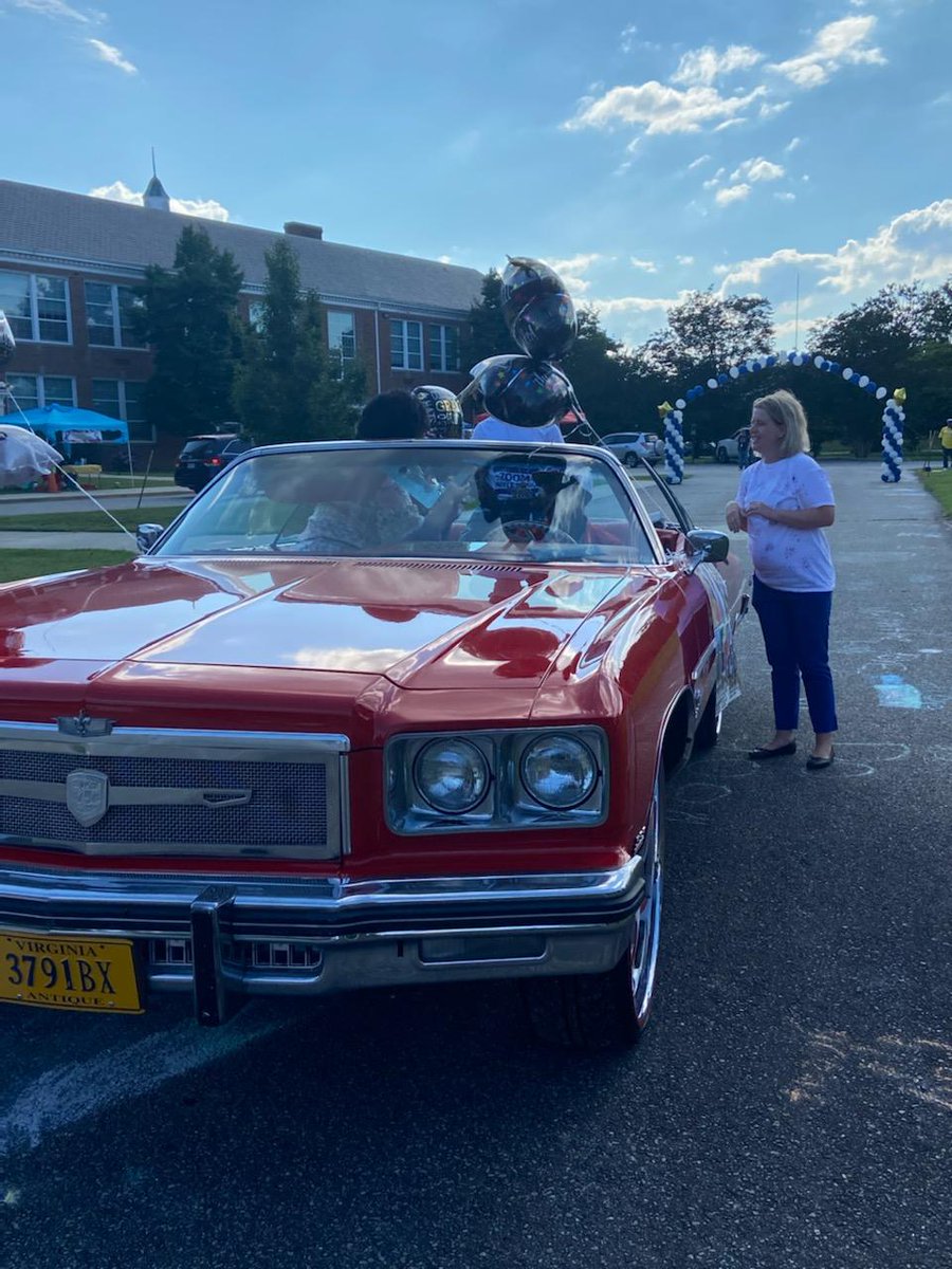 AshleyCreath's tweet photo. DES had a great drive thru awards ceremony this afternoon. I would say my student had the best entrance. 
#deseagles https://t.co/NDR3PU0f9s