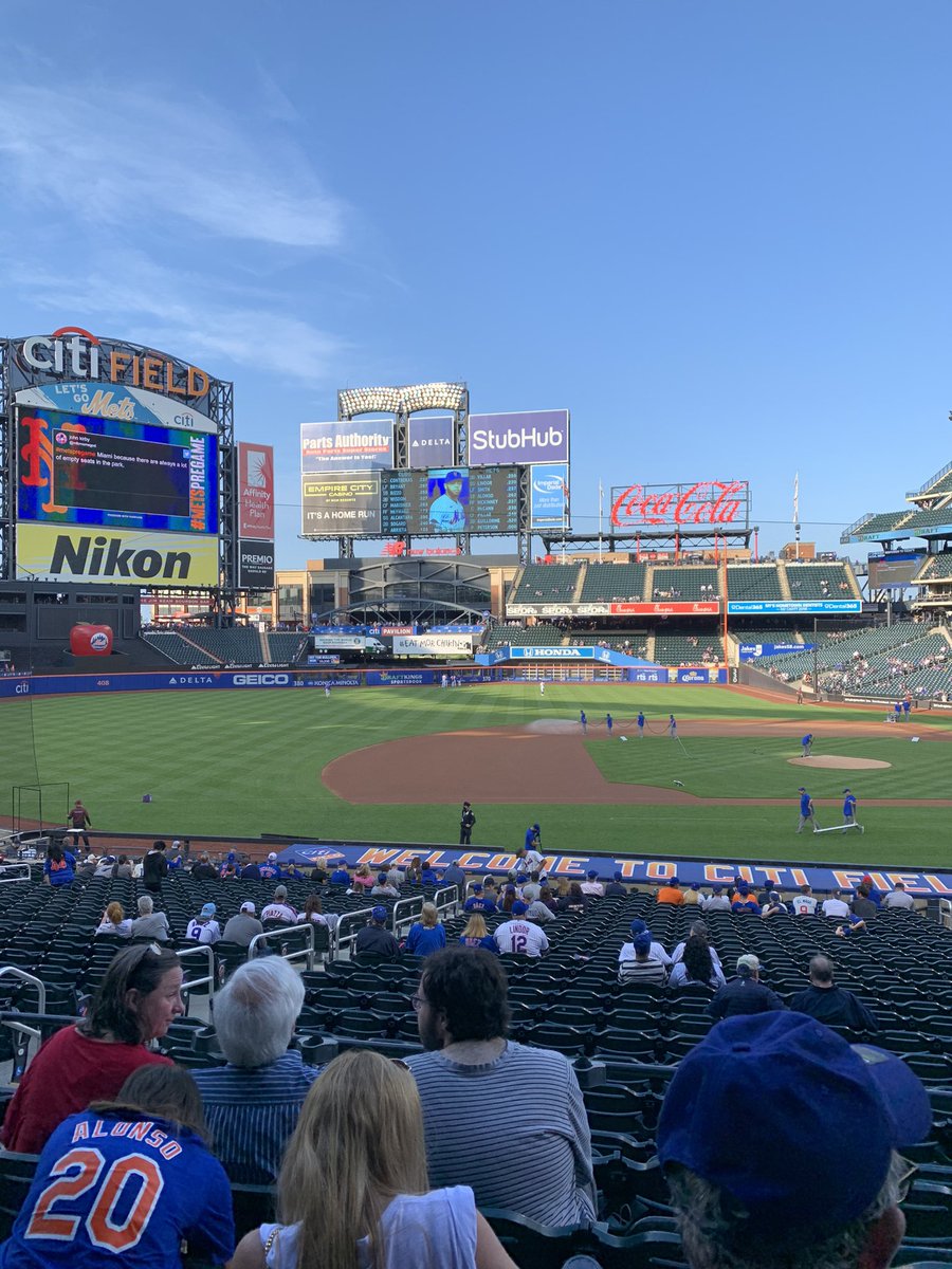 aeipers's tweet image. Cubs fresh off of a sweep v the Cardinals, but didn’t pull the W against the Mets. Still a great time &amp;amp; very humbled by the WTC memorial. #911 #wtcmemorial #Cubs #Mets #CitiField #NYC #hudsonriver #batterypark