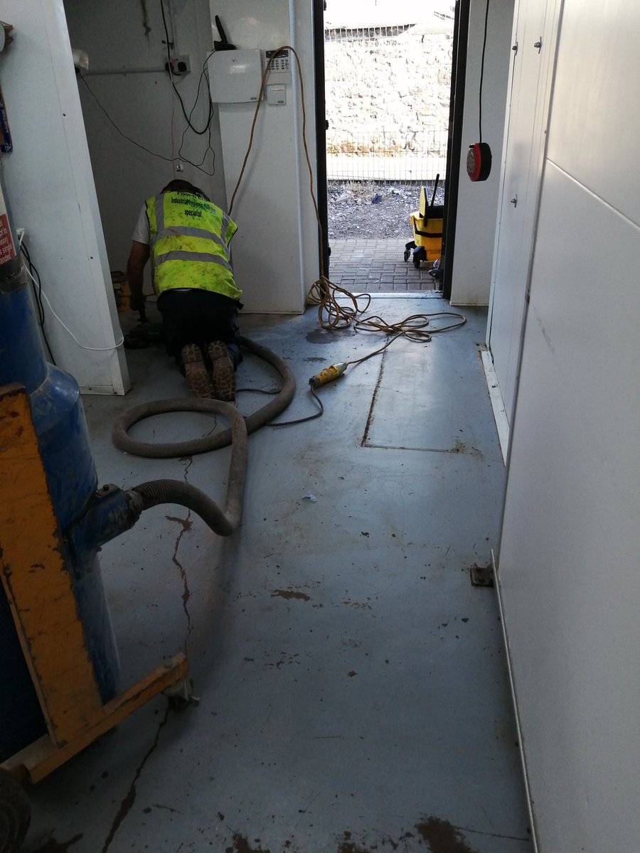FloorLimited's tweet photo. Little epoxy job 😎 https://t.co/aA8KvNE55J