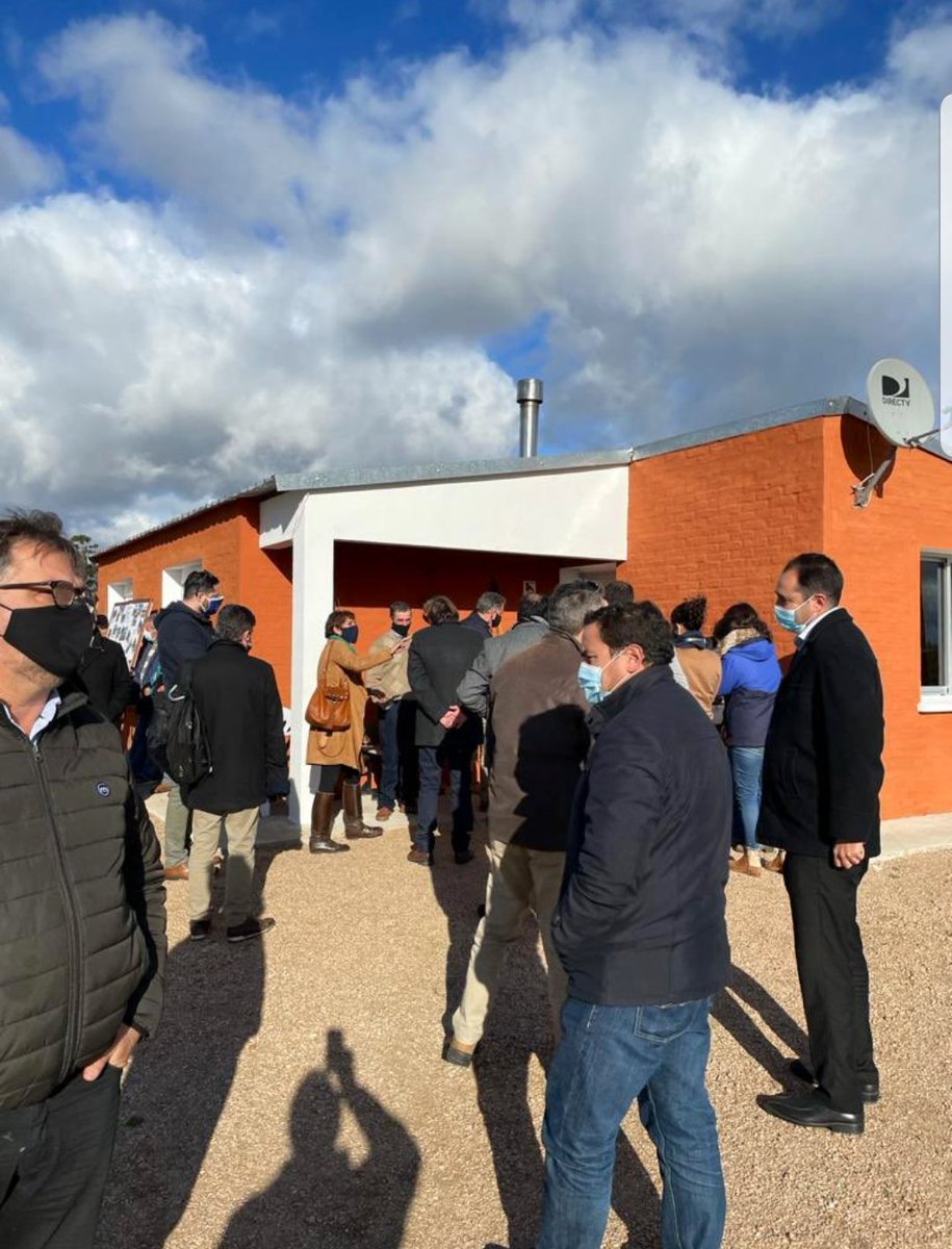 niffouri's tweet photo. En el día de hoy participamos en la inauguración de 10 viviendas de @MevirOficial en Juanico. En la mañana 14 viviendas más en San Bautista - Castellanos. Excelente trabajo @juanpab_delgado, construyendo comunidad. https://t.co/70M0PZqNi6