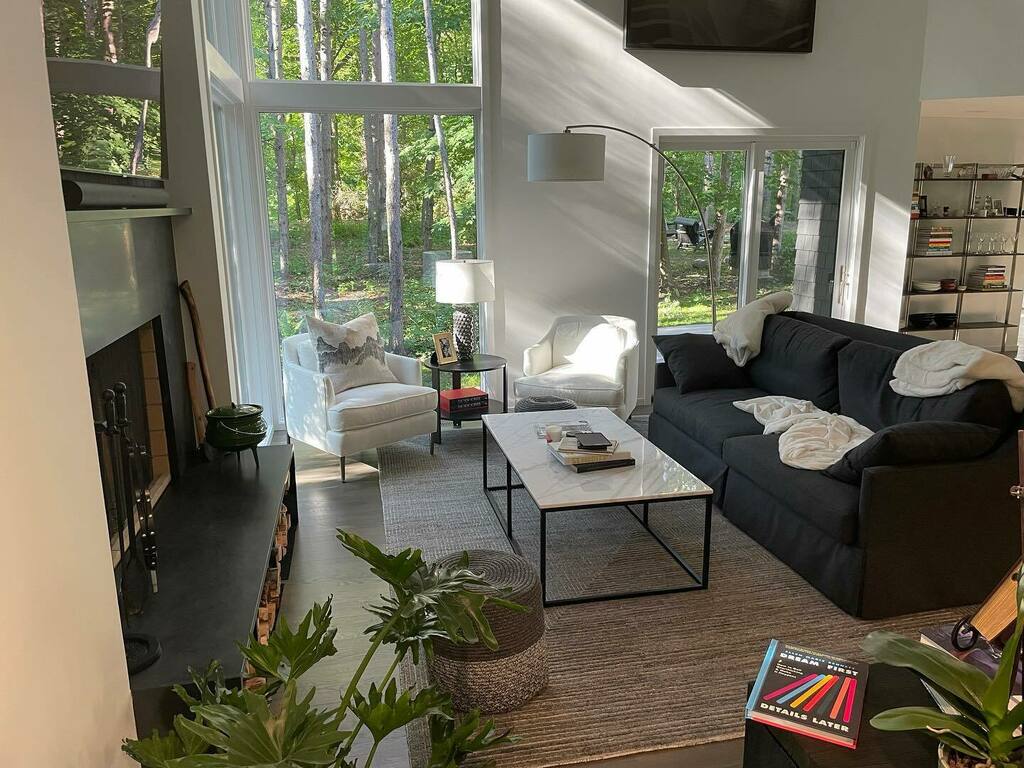 andrewzimmern's tweet photo. So many of you have commented about the pics and articles re my new home, all kitchen focused @streeterhomes @puustelliusa @gaggenauofficial … but the living room and kitchen are one space and the vibe is perfect thanks to @thesittingroommn … those f… https://t.co/zBdagg2TMV https://t.co/nRUzLWSg3Y