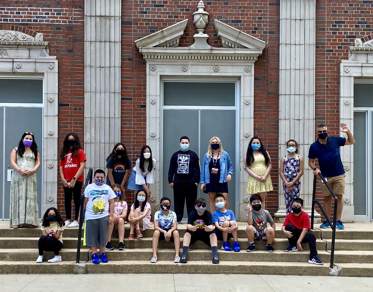 Getting to meet some of our <a href="/MineolaMS/">Mineola Middle School</a> virtual learners in person for the first time today was beautiful in so many ways ❤️ The growth and resiliency these 5th graders showed this year has me feeling incredibly #MineolaProud .