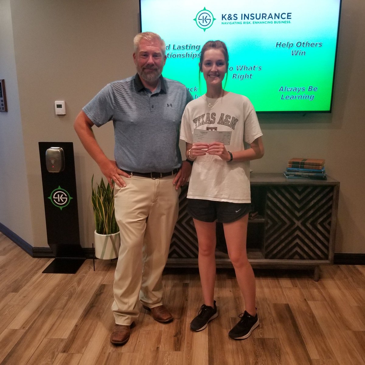 KandSInsurance's tweet photo. 🎉 Help us congratulate our final #Scholarship winner, Sage Warnick, and wish her #success in her future endeavors @byuidaho!
Scholarships have been a joy for us to hand out this year.🎓 We take delight in pouring into the next generation! #GiveBack #OurPromise https://t.co/FEQSAKYltl
