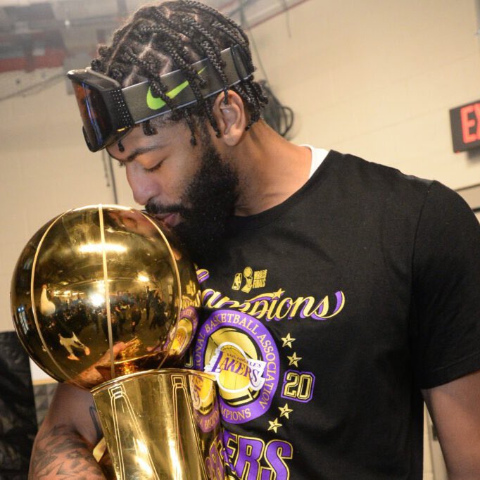 On this day 2 years ago Anthony Davis was traded the Lakers in hopes that he and LeBron could bring a title back to Staples.

The rest is history. 💍