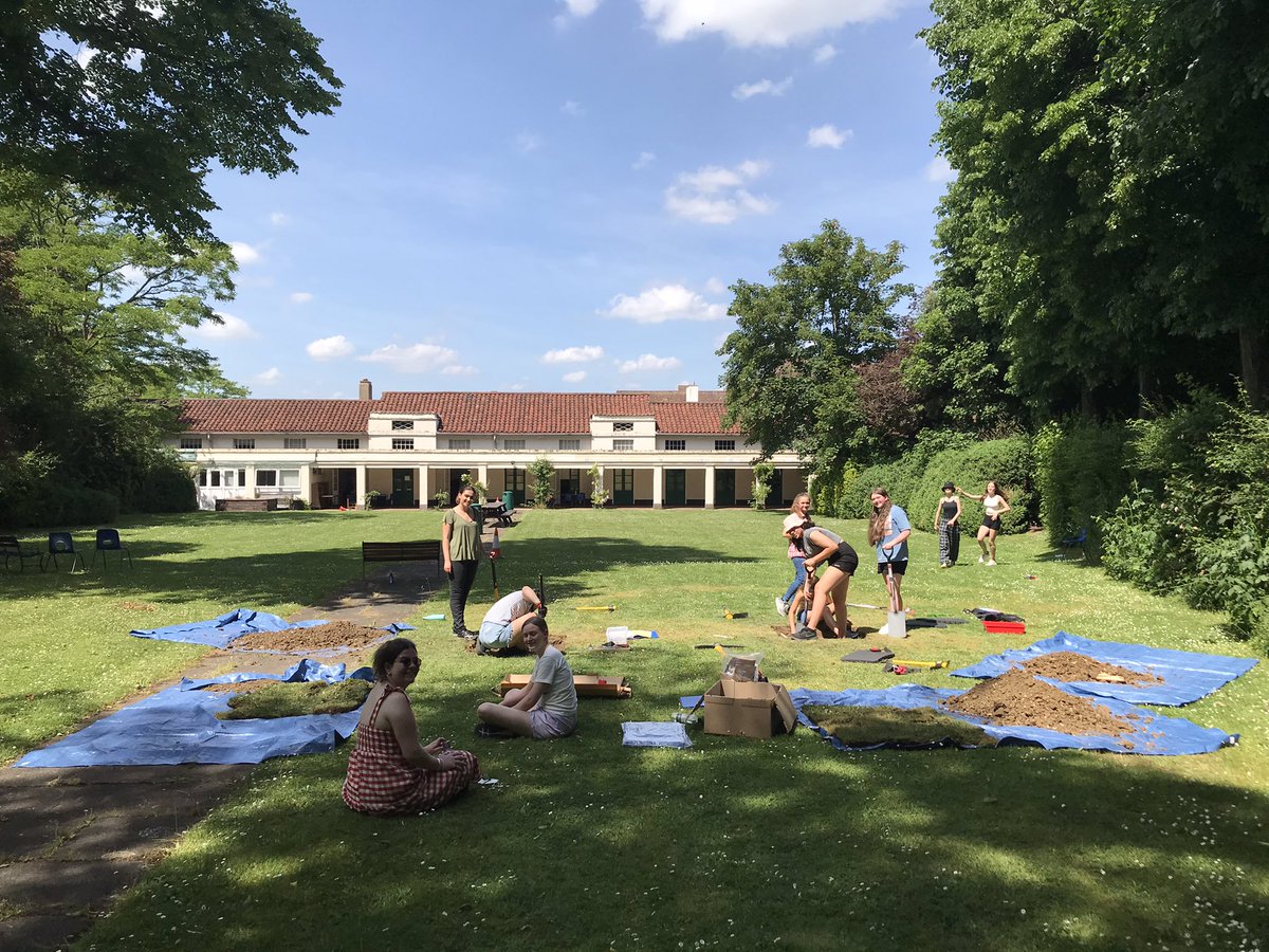 fopdoddle's tweet photo. First archaeology dig in @StFrancisHerts school since 2019. Great to share my old career with some students new to excavating. Thanks to @CarenzaLewis for starting me off with test pitting some years ago with HEFA. https://t.co/OBZwxrqOvL