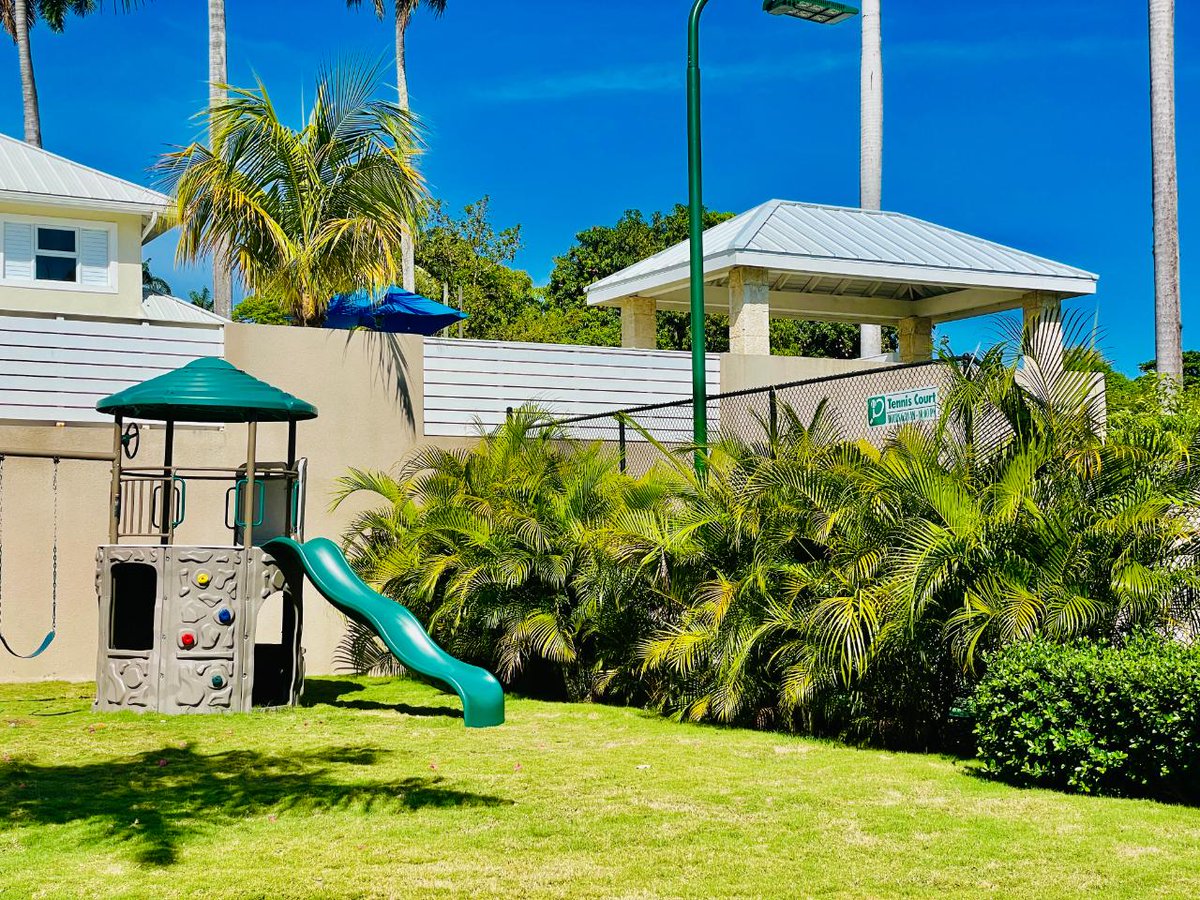 marciac2bent's tweet photo. Contact Keisha Whittingham-Richardson at 1-876-284-5085 to learn about this 4 bed 4 bath house for rent at Tara Estate, Reading, Montego Bay, St. James. https://t.co/AVnXVNKWEp |DL-0959|Keller Williams Jamaica|Shop 7|Barbican Center|29 E Kings House Rd Kgn 6 #forrent #kwjamaica https://t.co/ey1aJMvDvS