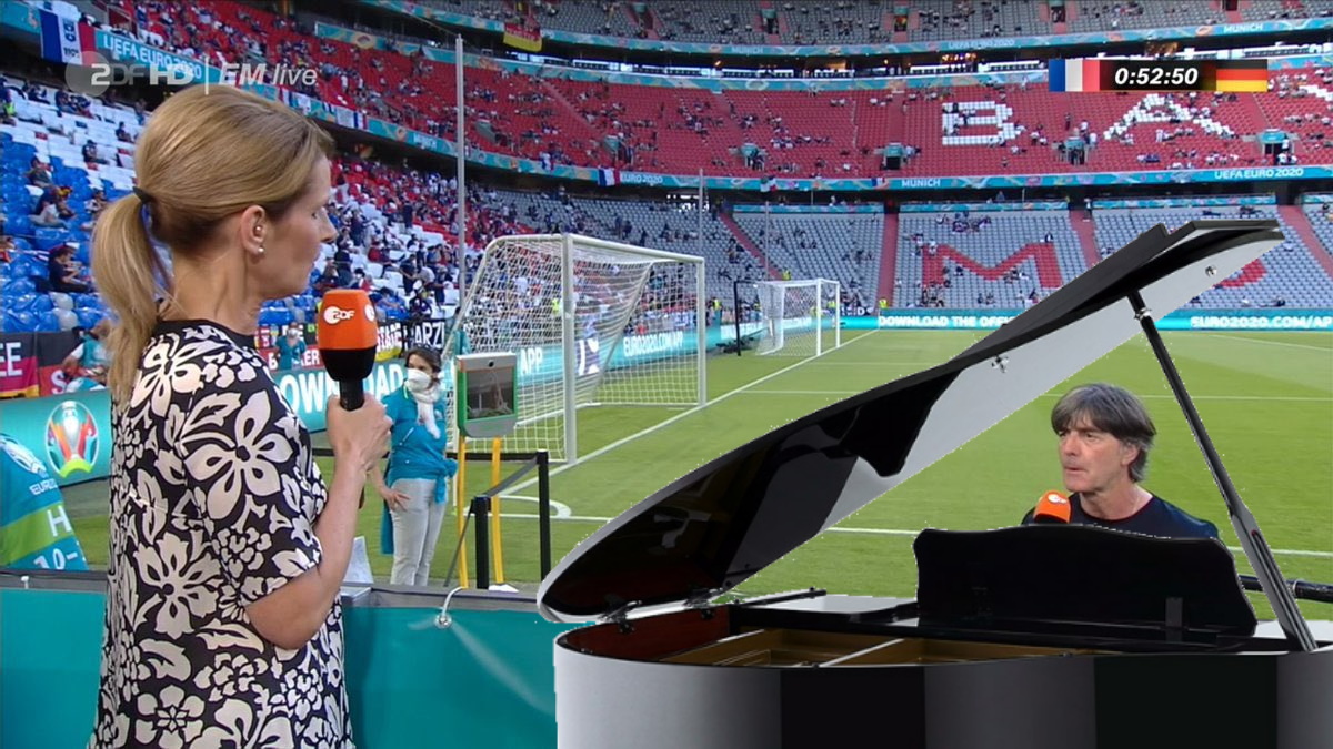 tsgrim's tweet image. "Anyway, here's some Vanessa Carlton" @PeterCrouchPod