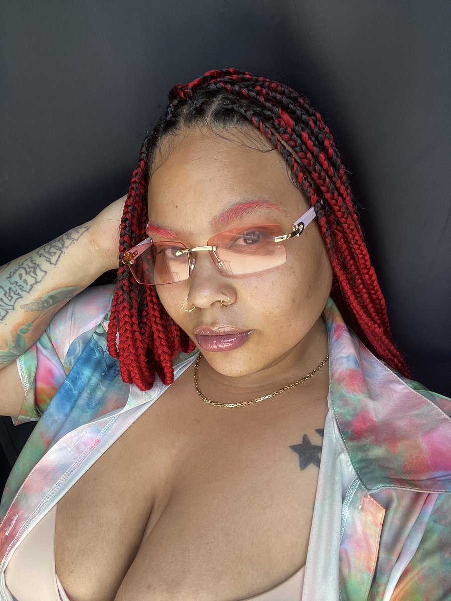 StarRiosTheCool's tweet photo. Bronx Trap Star Mommy. #StarView SEASON https://t.co/e9KFA9g3Wp https://t.co/5mJl5AfTXw