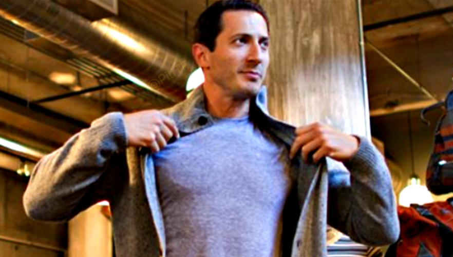 PiliTF's tweet photo. #SashaRoiz via The Oregonian.
Circa September 2012
(They used this photo for the annoucement of the "ShirtlessRage T-Shirt Campaign promoted by Sasha on April 2017 #DressForSuccessOregon: " A shirtless Sasha adorns a t-shirt for charity")
#repost
#edited https://t.co/hoCrR0aDY3