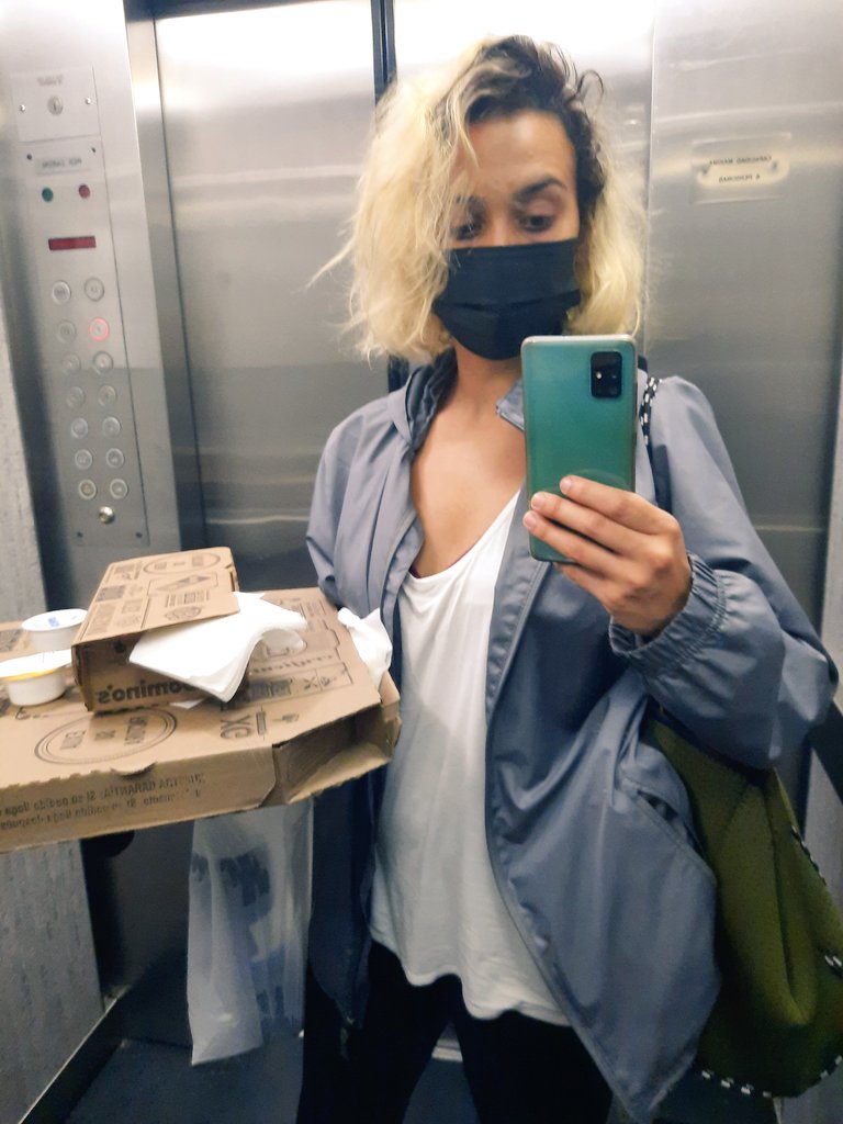 DreaSalazar_'s tweet photo. Me encontré a mi vecino en el ascensor y me habló por primera vez, en 8 meses que vivo acá, para decirme que le encantaba mi pelo.
#randomactoftheday
#fotodespuesdelgimnasio
#si #esepelo https://t.co/3QwHhvCI9K