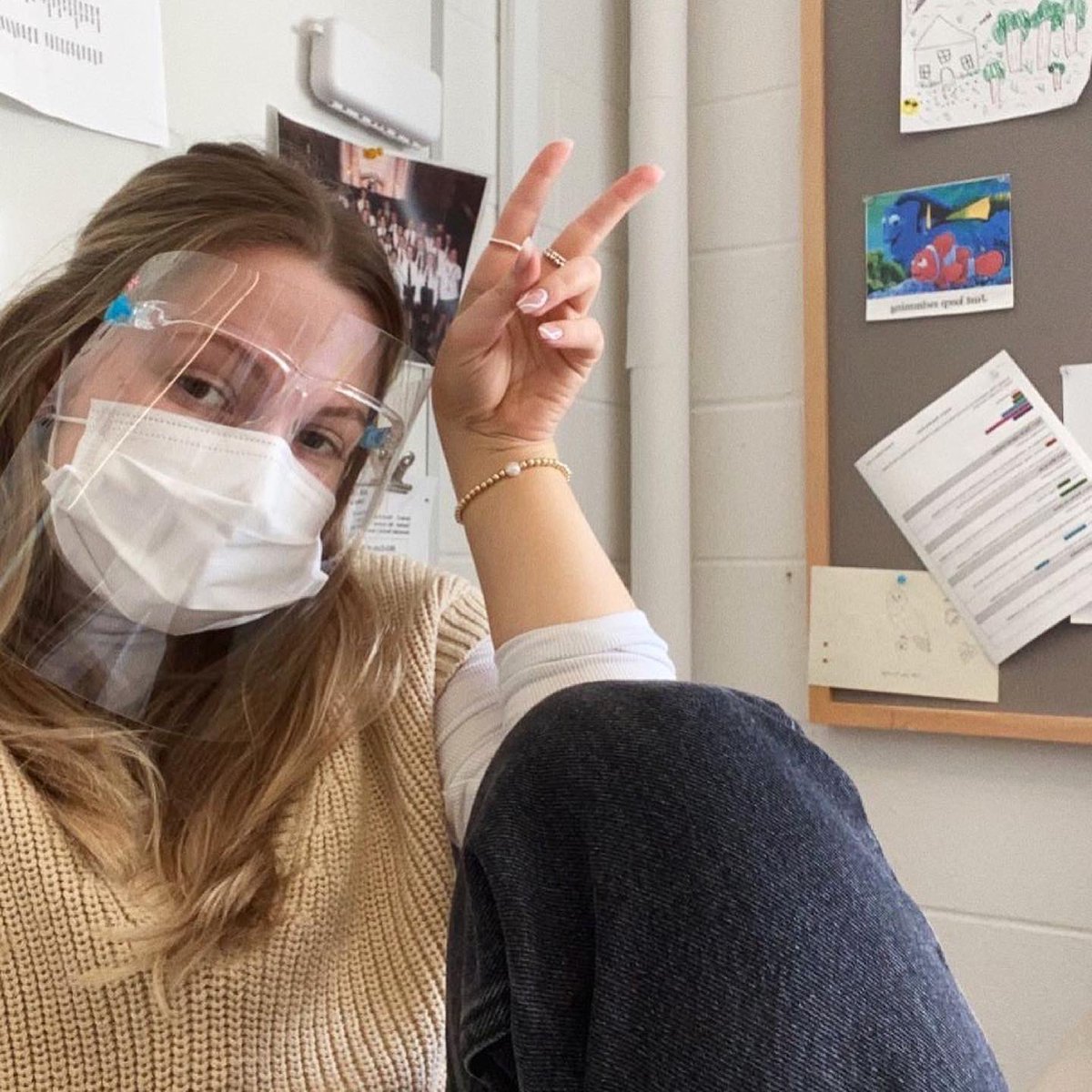 Miss_Tracz's tweet photo. Today was my last day as a first-year teacher! I am BEYOND grateful for all of the mentors, team teachers, associate teachers and admin staff who have helped me get to where I am today! Cheers to more adventures this fall in year 2🤩 https://t.co/HiJc33OZ0h