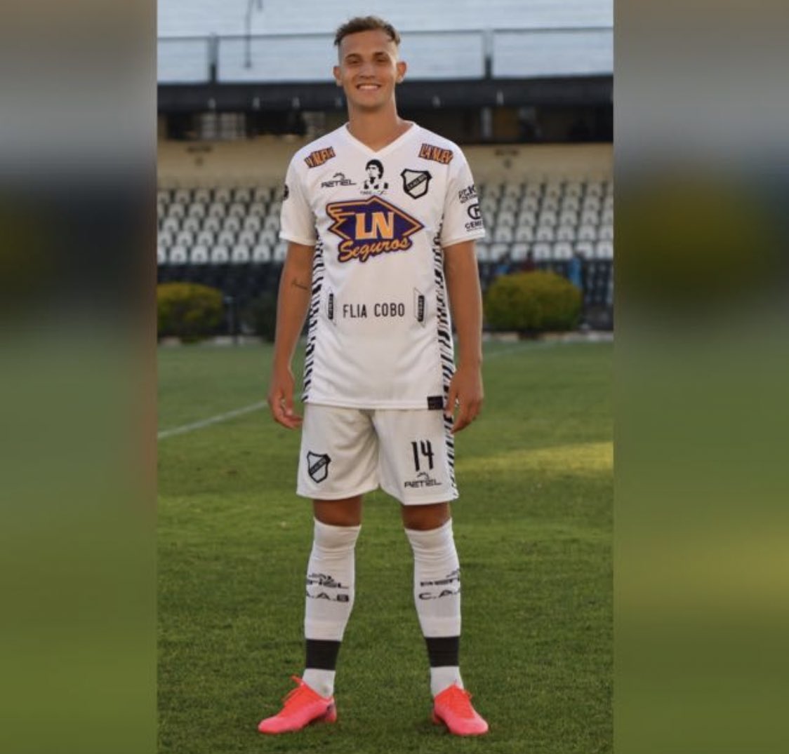 MateoGonzalez_8's tweet photo. #EDLP un nombre que apareció en las últimas horas es #Facundo #BUTTI
ℹ️Defensor #CAT2000 de #Allboys - Disputó 10 partidos y metió 1 ⚽️
El CT del 🇷🇺se comunicó con el club y #Alayes realizó un sondeo con sus pares de Floresta https://t.co/1jgubQjNyN