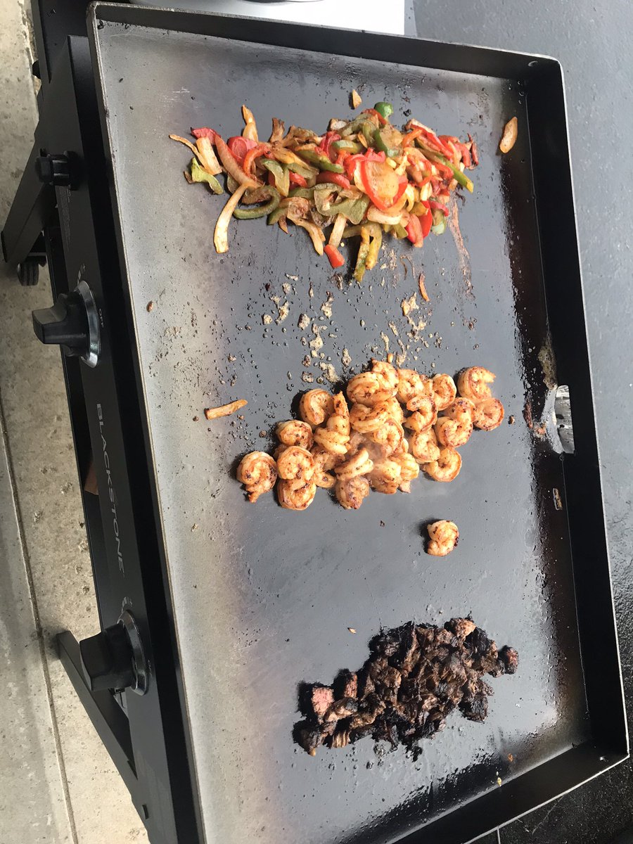 MikeVenezia15's tweet photo. Taco Tuesday on the Blackstone https://t.co/S5CLGrPdhm
