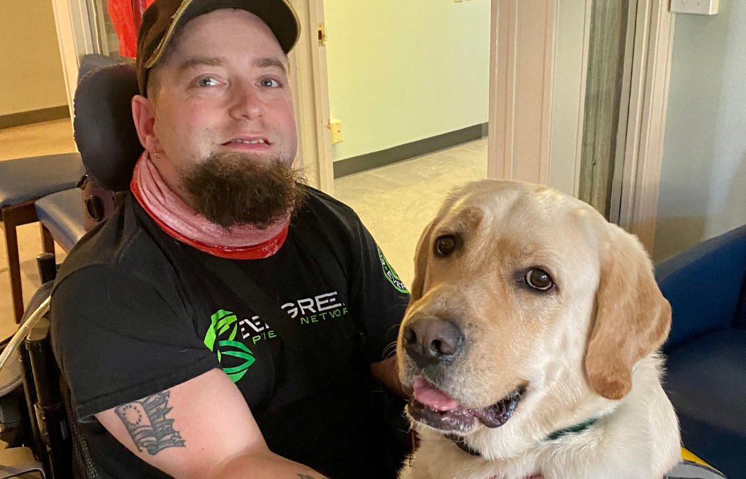scMusicProject's tweet photo. Volunteer are critical to the success of the Music Project. So, we're excited to welcome Joe and JamΓ³n, Joe's service dog, to our family! Joe is managing the lobby space and helping to keep us safe for in-person services. #volunteer #liveineverett https://t.co/WP1ZWkEqSl