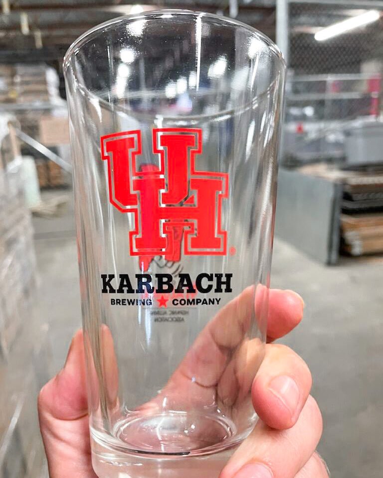 UHHispanicAlum's tweet photo. A special gift for your Cougar Dad! #KarbachCoogs @karbachbrewing
Limited Edition UH HAA Pint Glass only $10
Official Release Party:
🗓 Friday, June 18
⏰ 6-9pm
📍2032 Karbach St.
100% of profits go towards the UH HAA scholarship fund! #GoCoogs @houstonalumni https://t.co/w0sMA3kuqA
