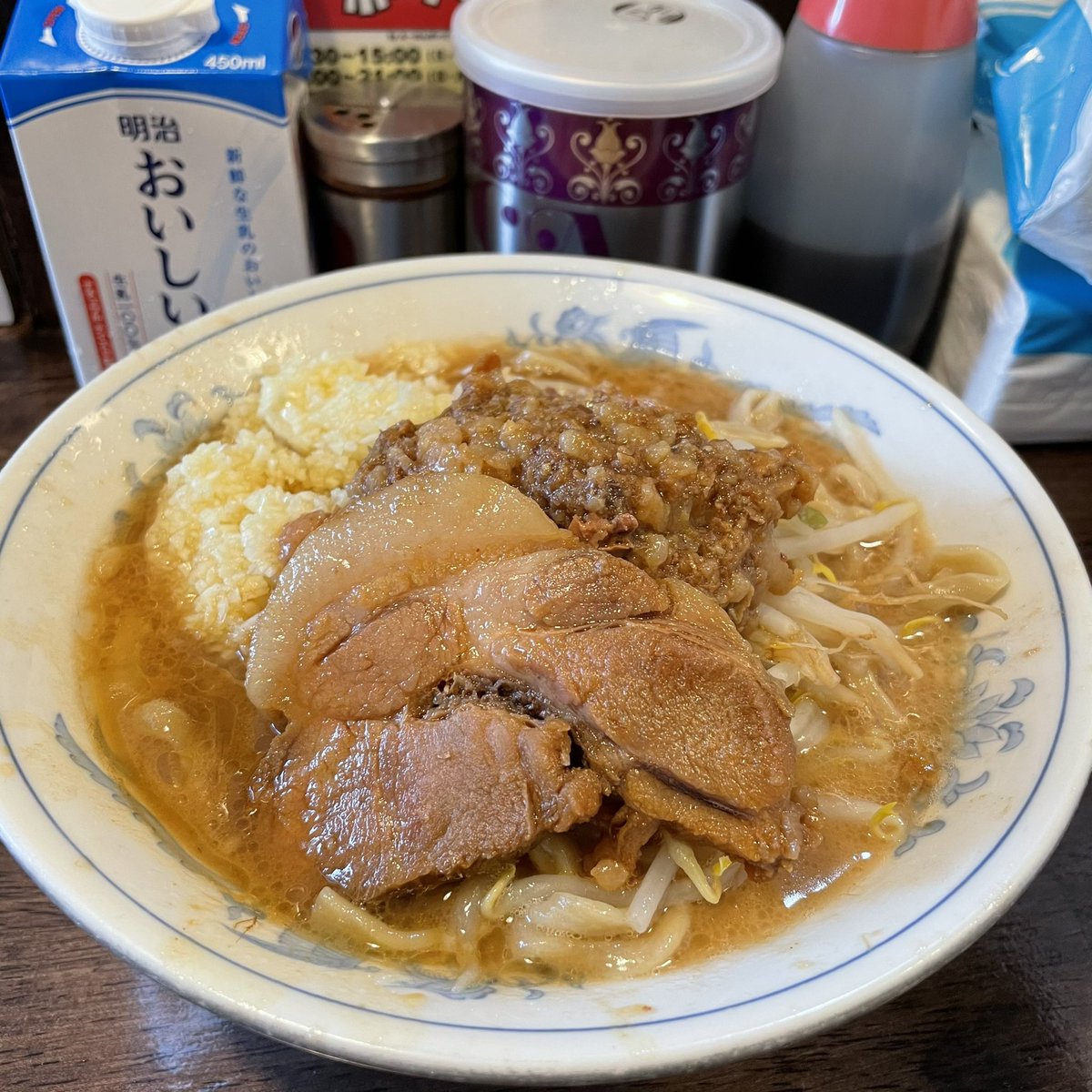 tonamidaisuki's tweet photo. 最近はこちらでパワー頂いております。#らーめん梵s #二郎 #となみ #狼煙 #THANGO #ラーメン #ジロリアン https://t.co/v90WnLxhgB