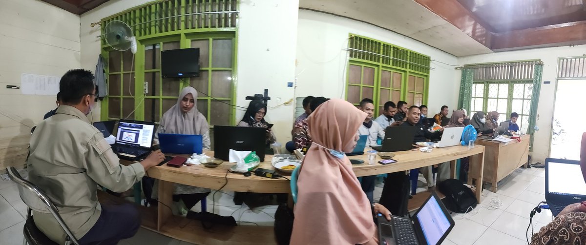 SupianiAlBanjar's tweet photo. Peningkatan Kapasitas PD PLD Kab. HST
@halimiskandarnu
@imansyukri
@malik_haramain
@taufikmadjid71
@rosyidah
@yusradaridesa
@fachrilabalado
@azzameldzikrie
@SukoyoKasekpro
@tppkemendes
@Pusat_PPMD
@tpp_provKalsel
@kemendesapdtt
#tppihst
#TPPKalsel https://t.co/O5uEaFXEdN