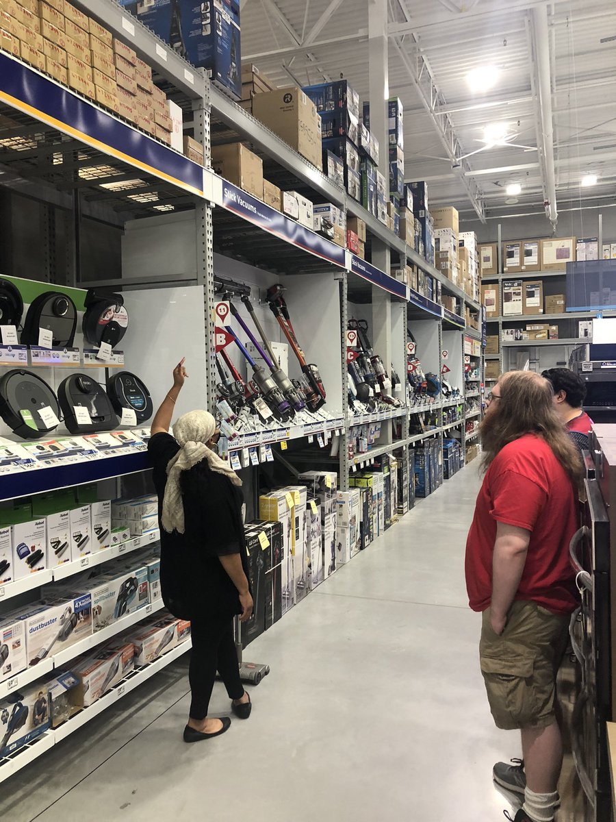 dantep_lowes's tweet photo. Awesome day here @lowes. Thank you Chandra with LG (Life’s Good) Appliances. She provided great product knowledge and gave awesome selling tips to the team #store2238. @LGUS @Chad_Sanders_ @JeffBeesing https://t.co/6bY2fA1S4A