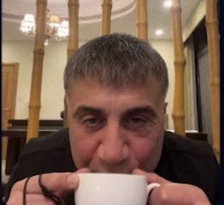 starhope34's tweet photo. @sedat_peker @ugurdundarsozcu Kahve paralarını da al Reis yedirme bunlara yanındayız 🐱 https://t.co/KRu3GFEvYR