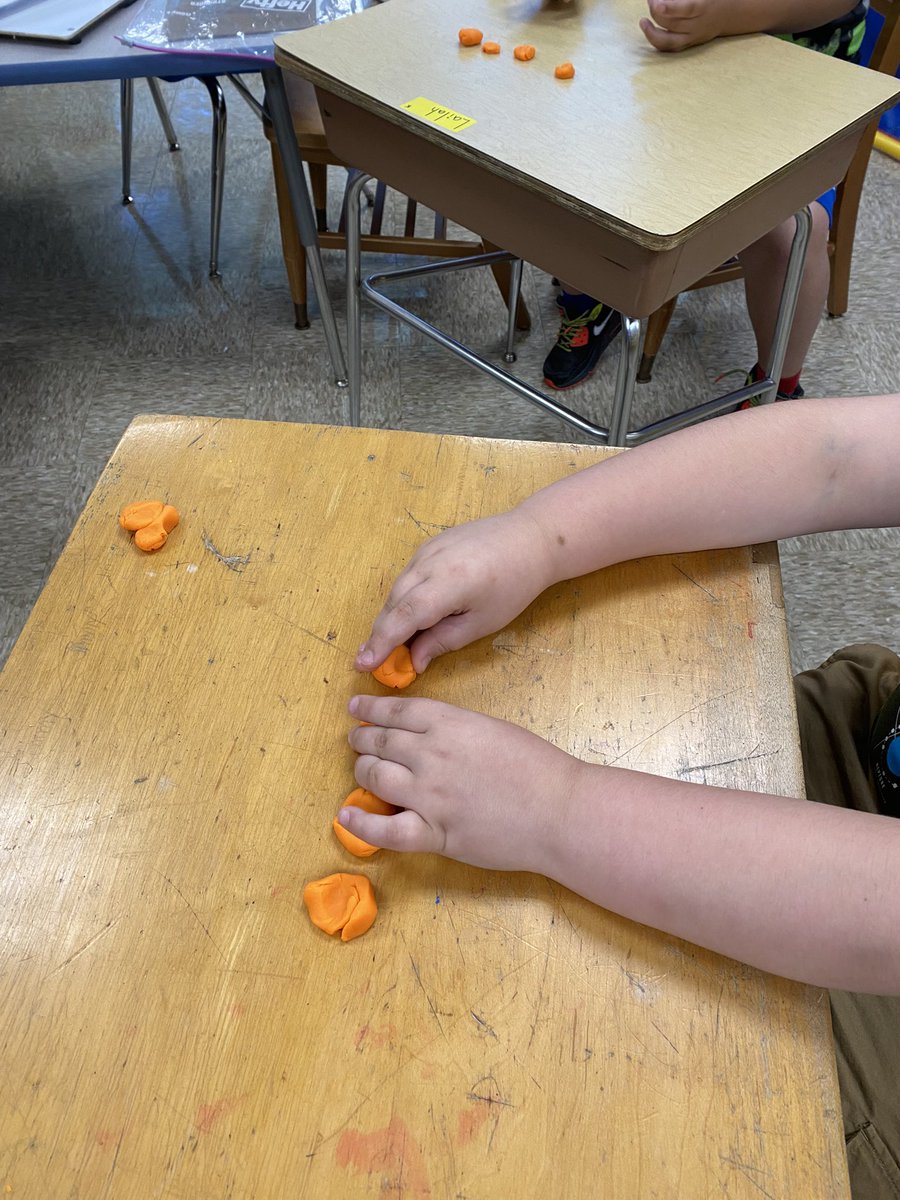 Tactile phoneme segmentation with play dough was a hit with these 1st graders!
