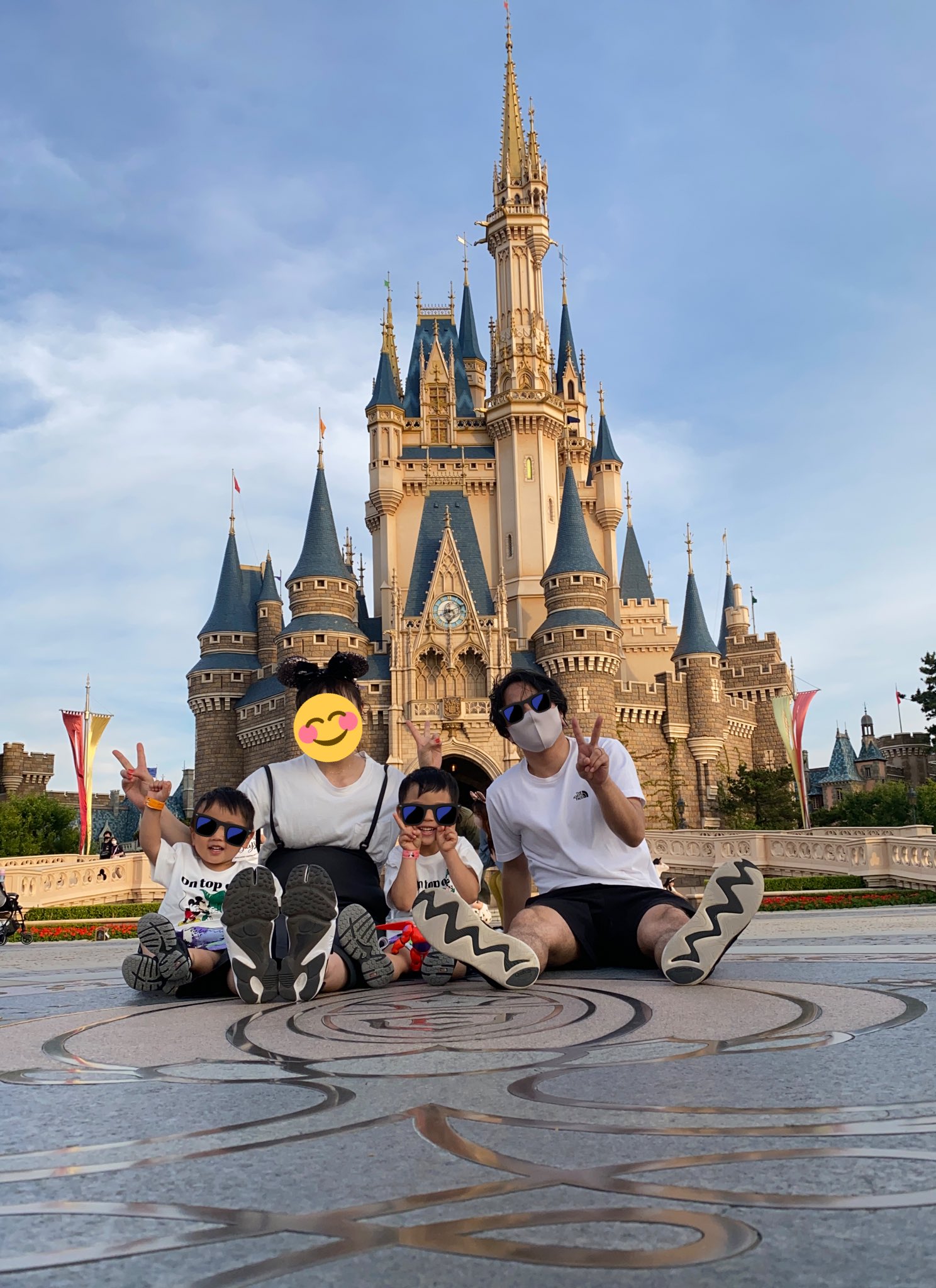 とうちゃん 先週は平日に有給取ってディズニー 子供たちは初ディズニー 人も少なくてほぼ待ち無し とっても楽しそうで行って良かった 提案してくれたかぁちゃんありがとう久しぶりのデートでした ベイマックスが今子供たちの中で熱い そして とうちゃん 先週は平日に有給取ってディズニー 子供たちは初ディズニー 人も少なくてほぼ待ち無し とっても楽しそうで行って良かった 提案してくれたかぁちゃんありがとう久しぶりのデートでした ベイマックスが今子供たちの中で熱い そして