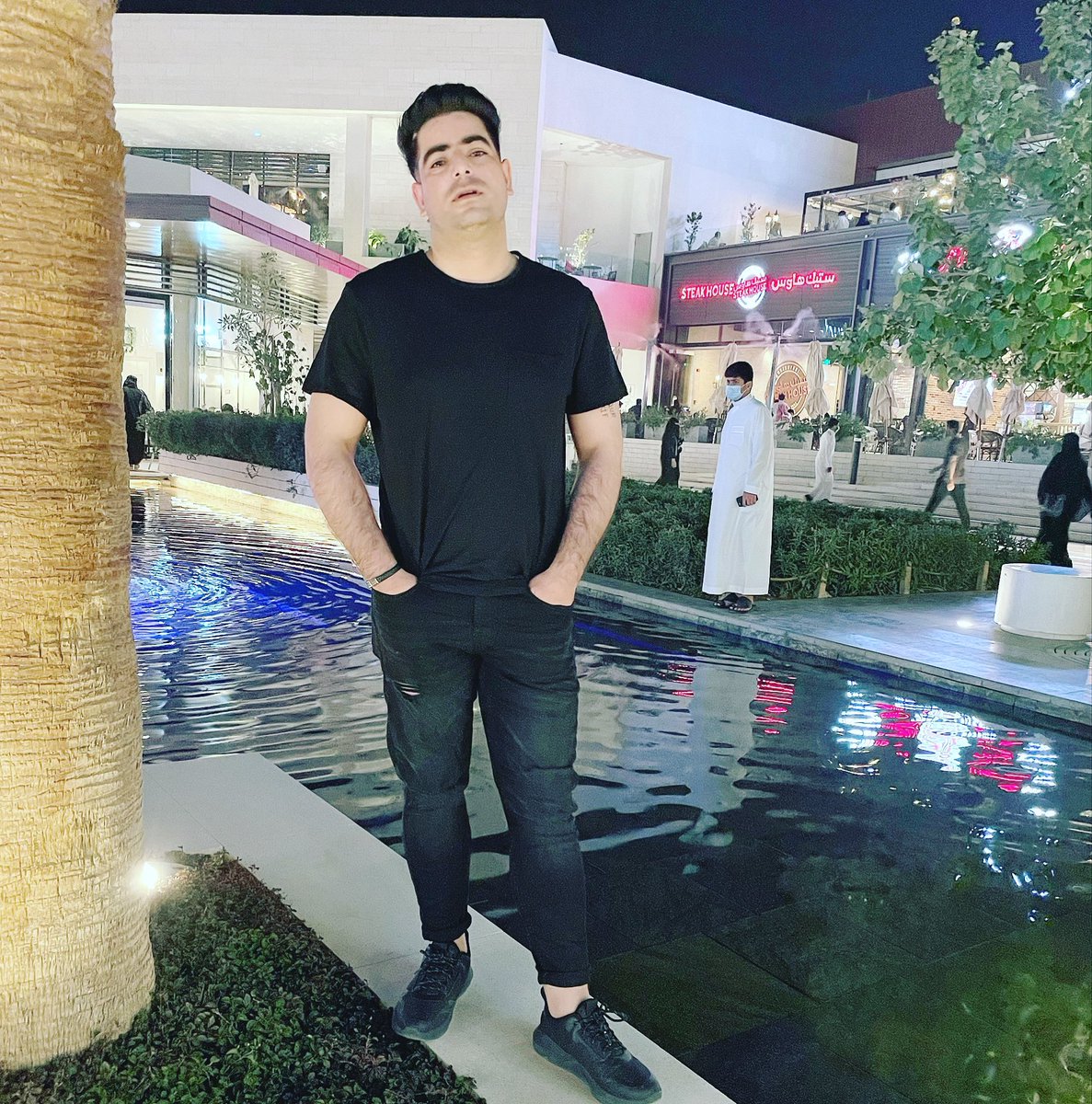 Adfarnisar's tweet photo. Men in Black❤️ https://t.co/XvCcXq5SgR