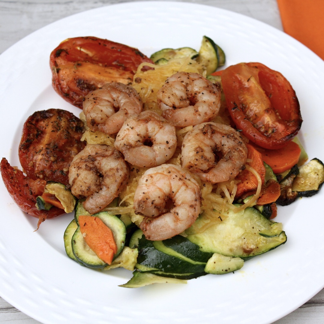 FarmToFit's tweet image. Those pasta cravings during @whole30 are no joke. 🍝 So we made this seriously satisfying #Whole30 Shrimp Pomodoro with squash “noodles” that you can still fork twirl to your heart’s content. 💞

Check out all of our flavorful Whole30 dishes at farmtofit.com!