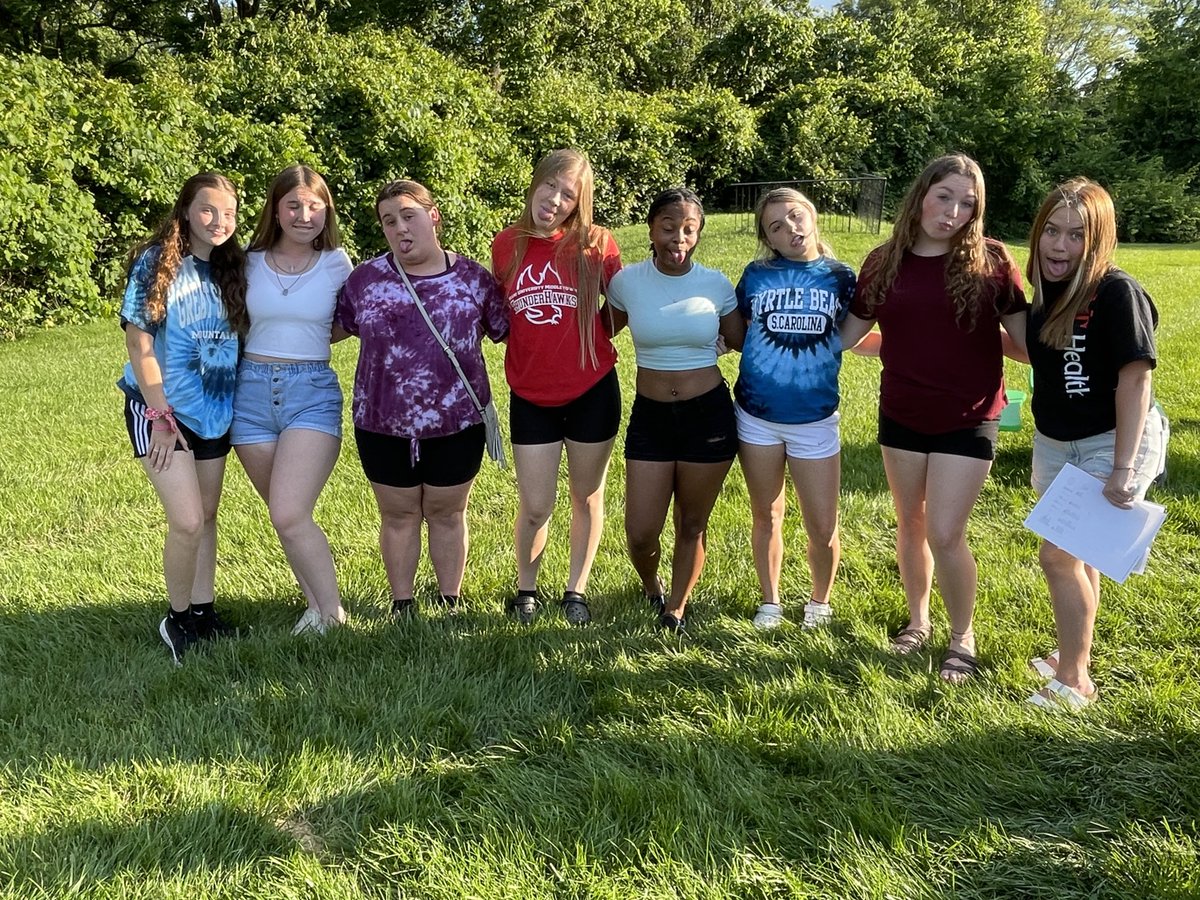 Love these ladies 💕💙💛